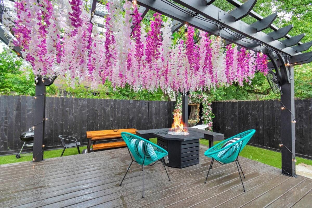 Holiday home Houston's Downtown Bloom House - Spacious Floral Escape For Groups