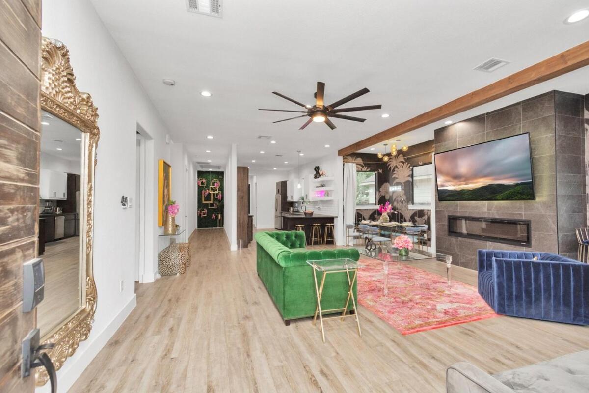 Houston's Downtown Bloom House - Spacious Floral Escape For Groups Holiday home *