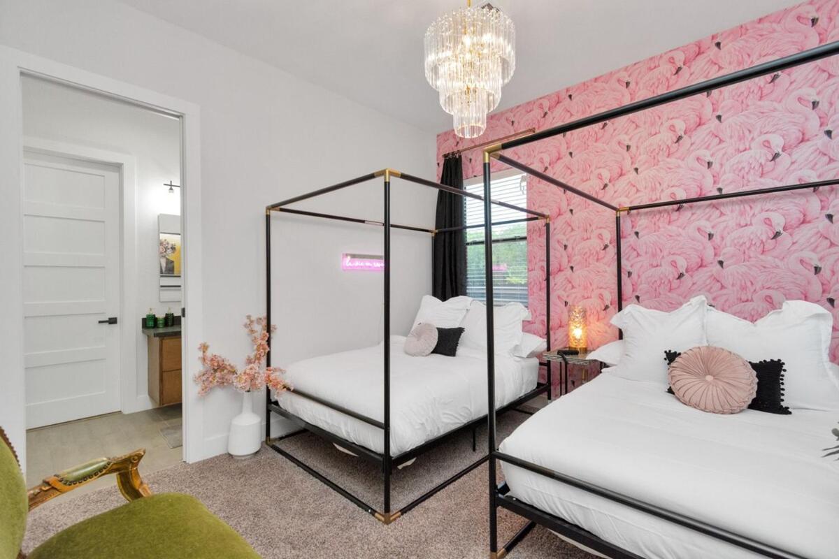 Houston's Downtown Bloom House - Spacious Floral Escape For Groups Holiday home *