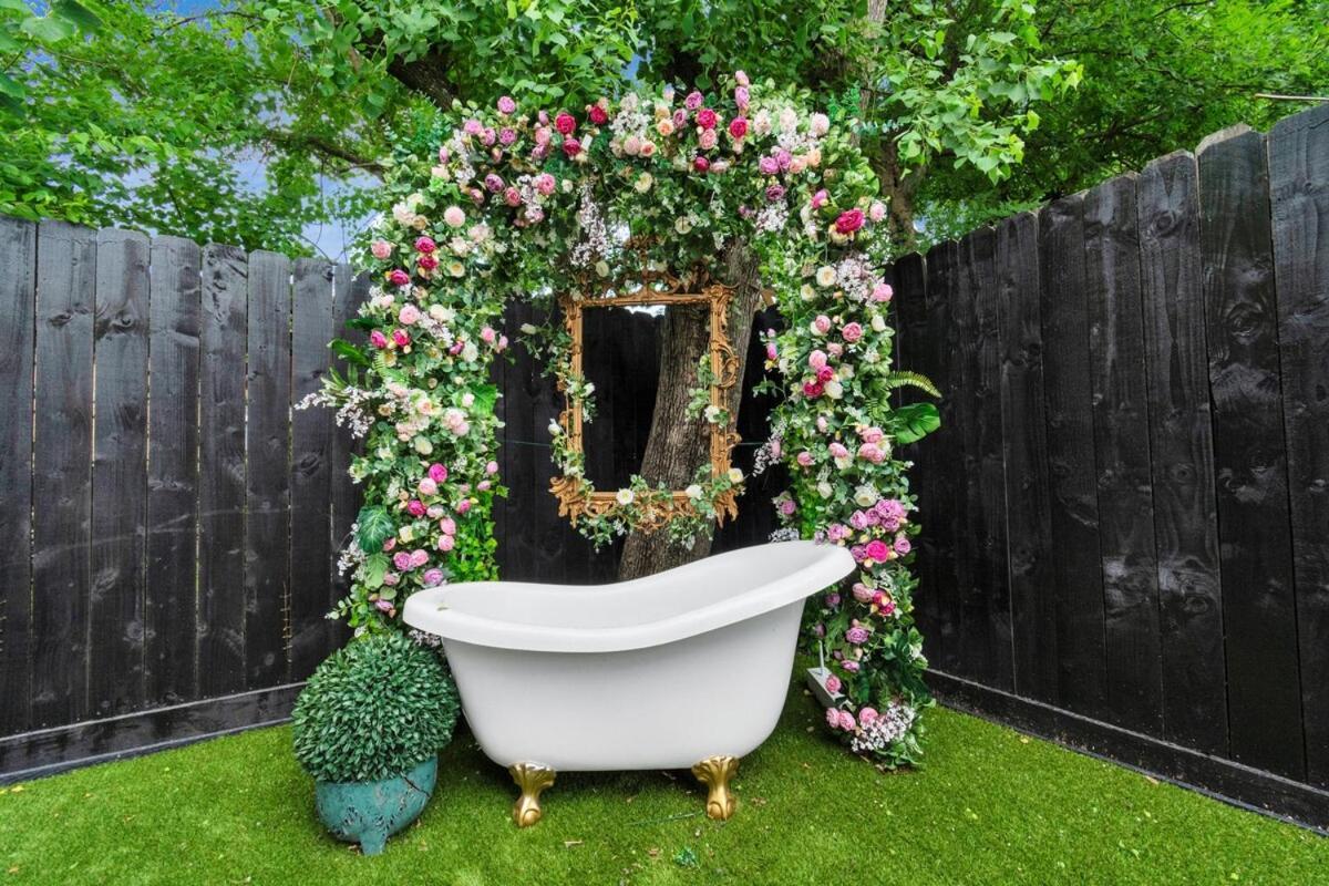Houston's Downtown Bloom House - Spacious Floral Escape For Groups Houston