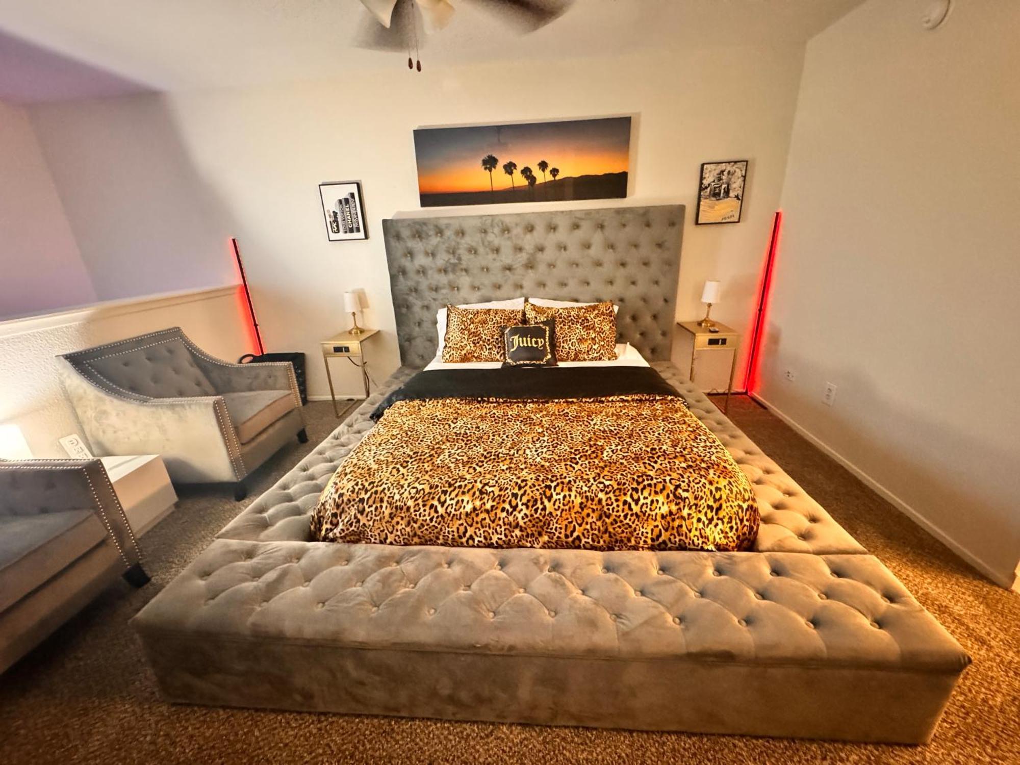 Townhouse By Oasis Retreats * Houston