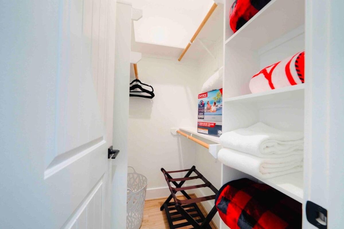 1 Miles From Hdt Kingbed Freeparking Laudry