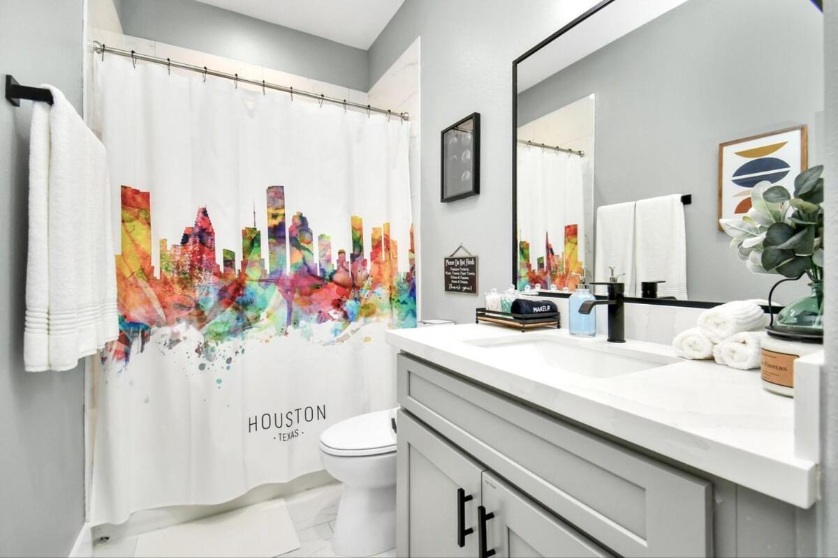 1 Miles From Hdt Kingbed Freeparking Laudry *