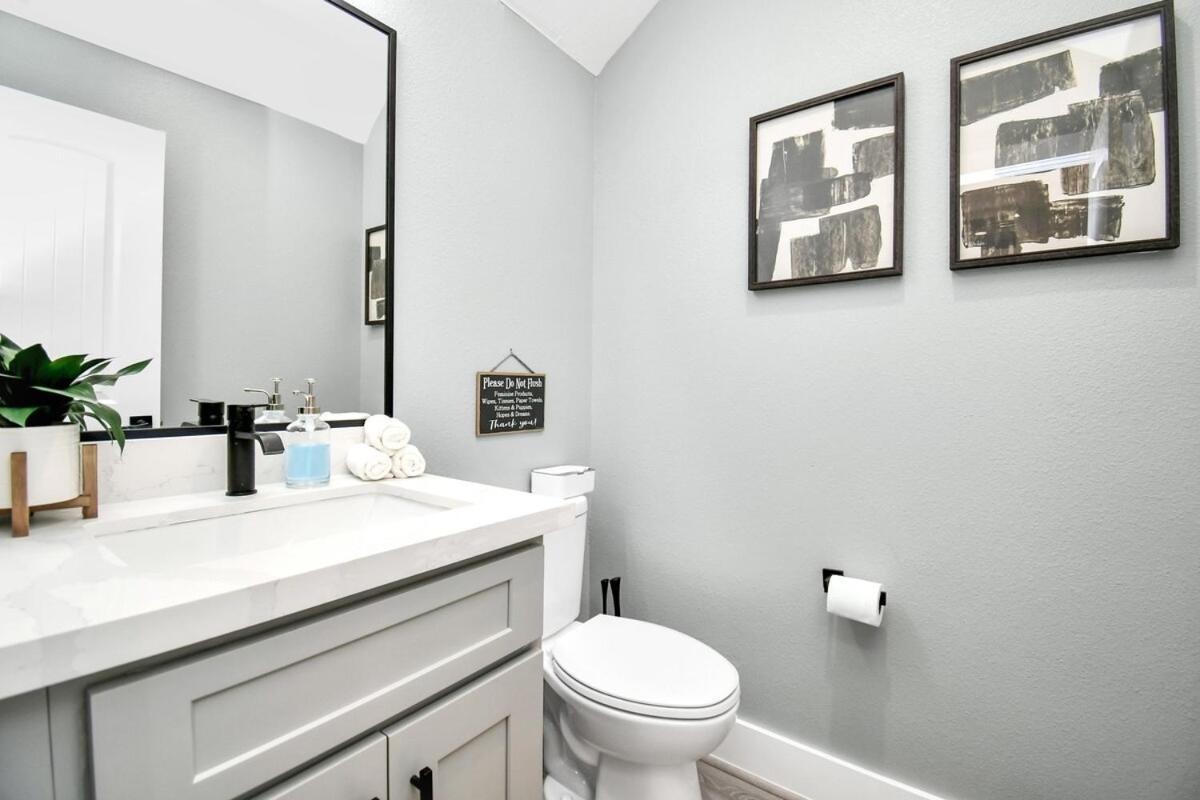 1 Miles From Hdt Kingbed Freeparking Laudry