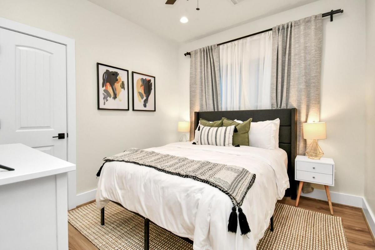 1 Miles From Hdt Kingbed Freeparking Laudry Villa *