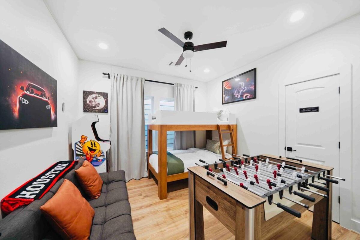 1 Miles From Hdt Kingbed Freeparking Laudry