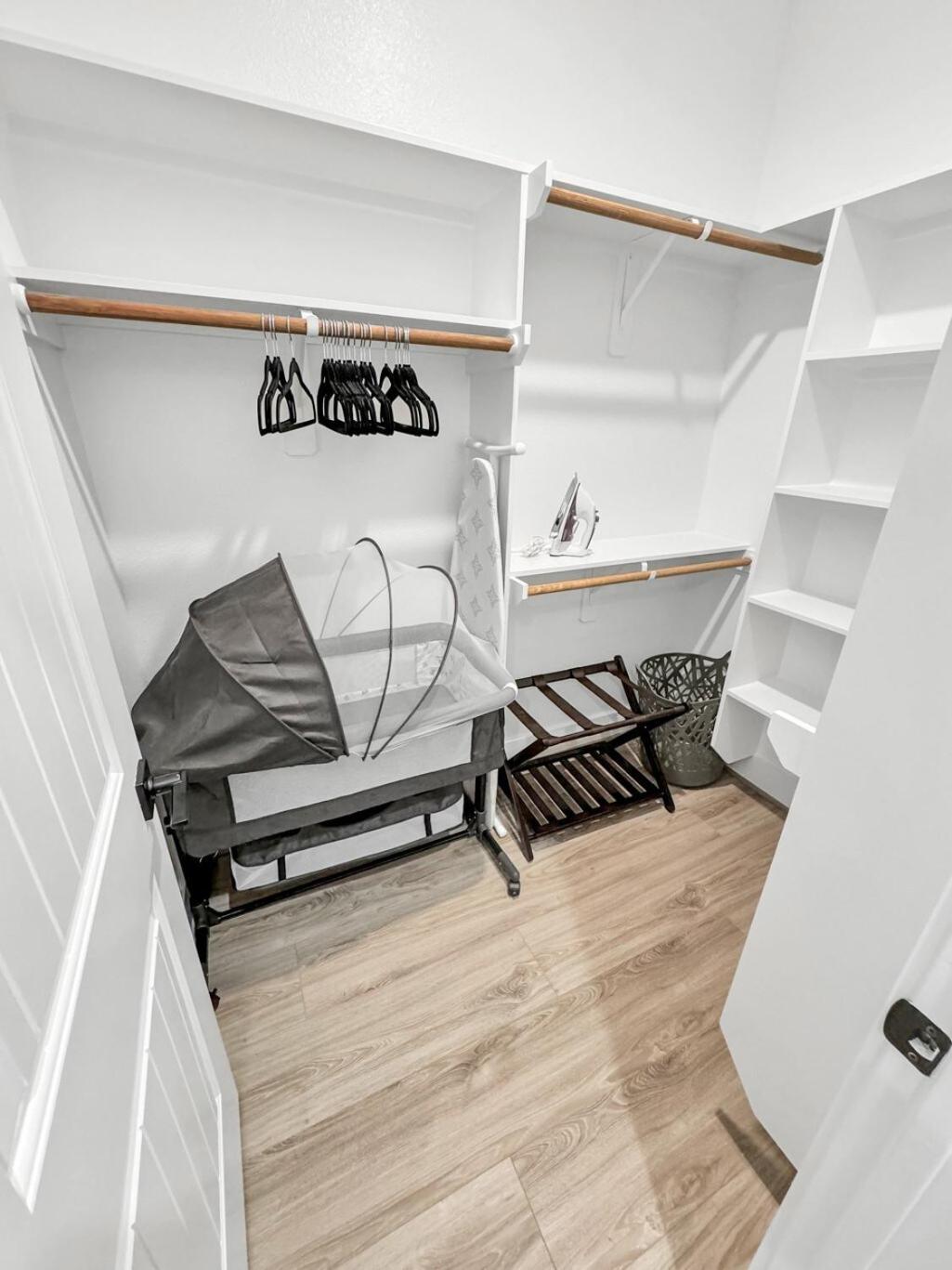 Villa 1 Miles From Hdt Kingbed Freeparking Laudry