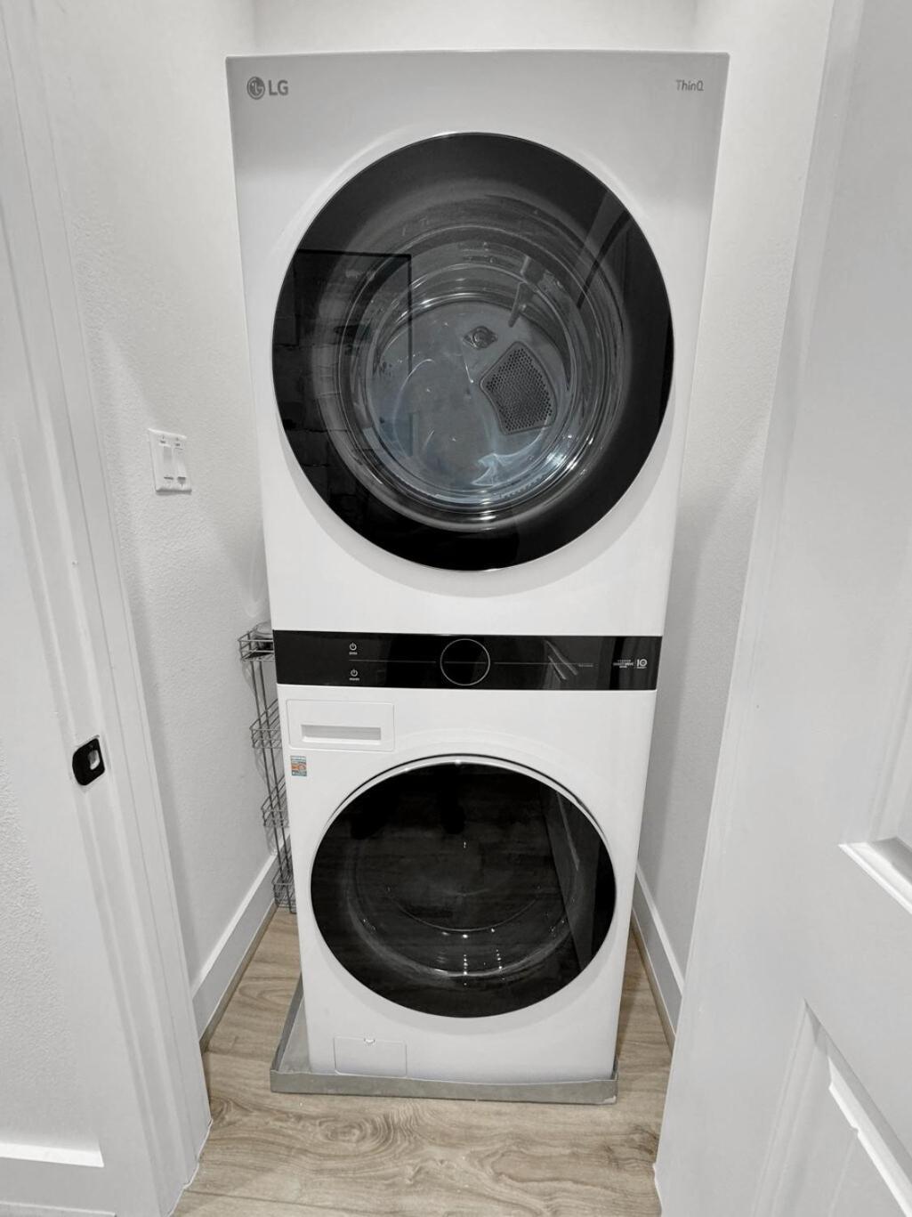1 Miles From Hdt Kingbed Freeparking Laudry Villa *