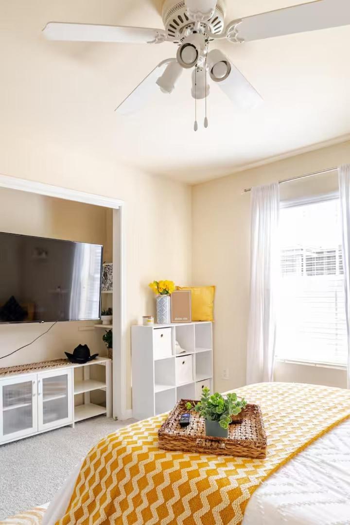 Cozy 1br - Galleria Area Free Parking Apartment