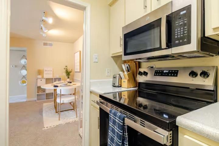 Cozy 1br - Galleria Area Free Parking *