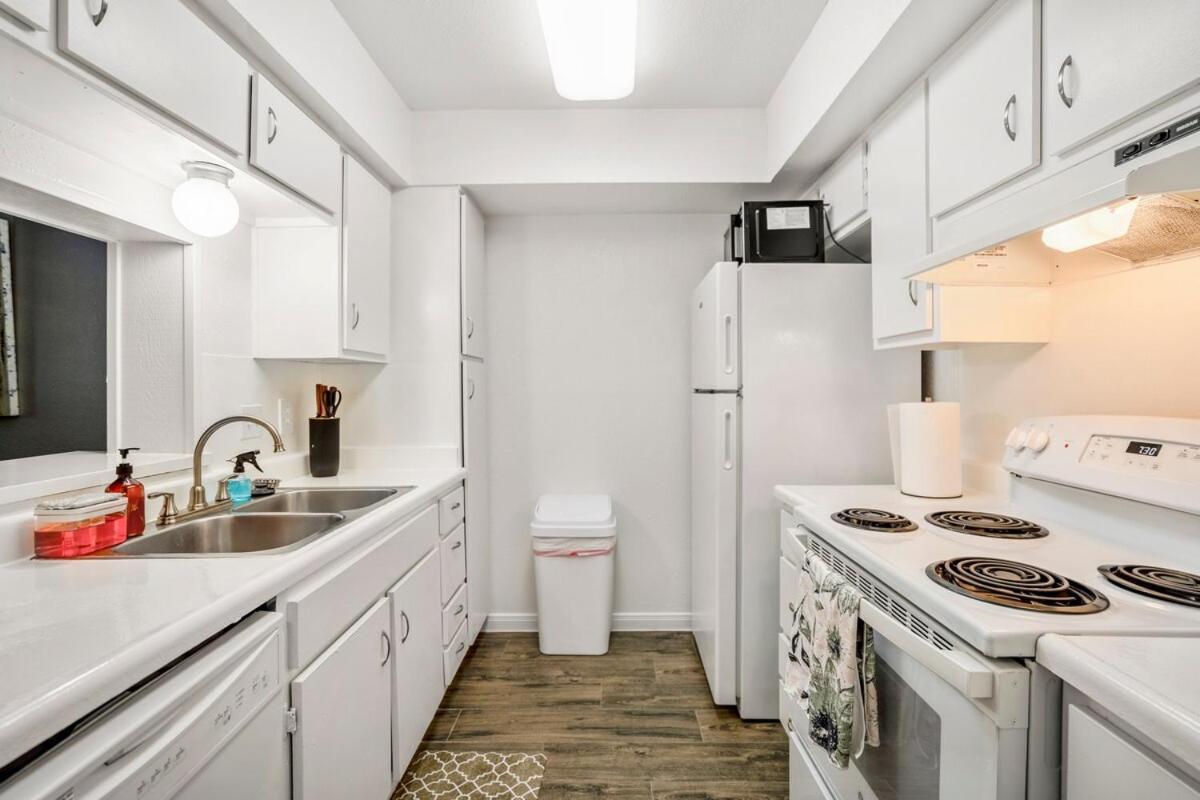 Apartment Towne Plaza #104 In The Galleria Area Houston