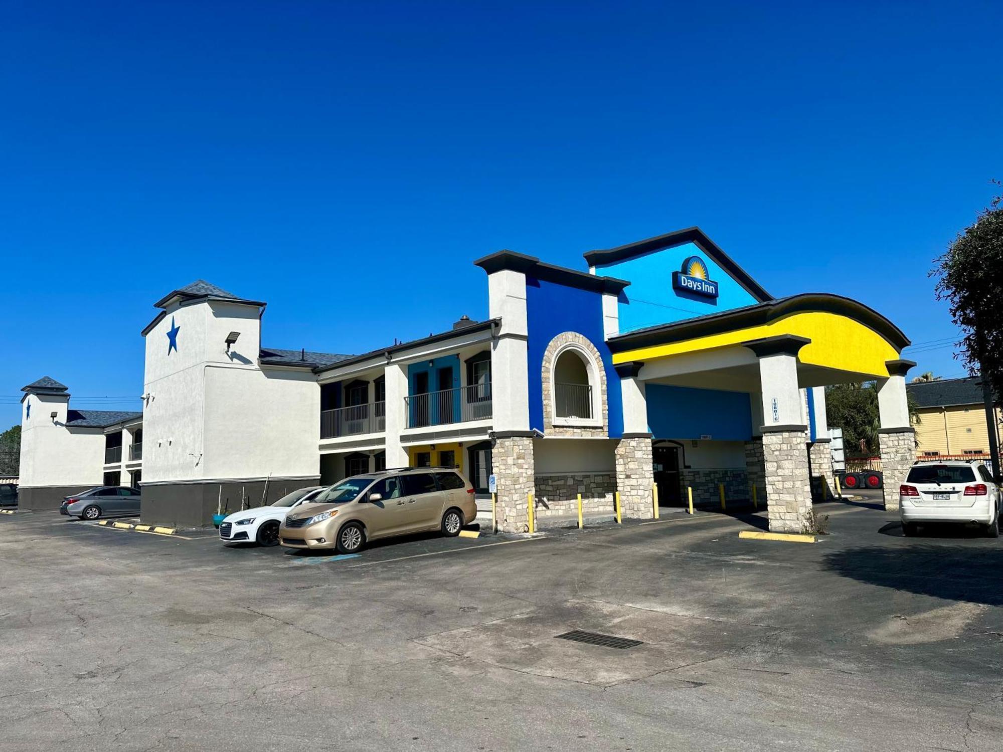 Days By Wyndham East Hotel 2*