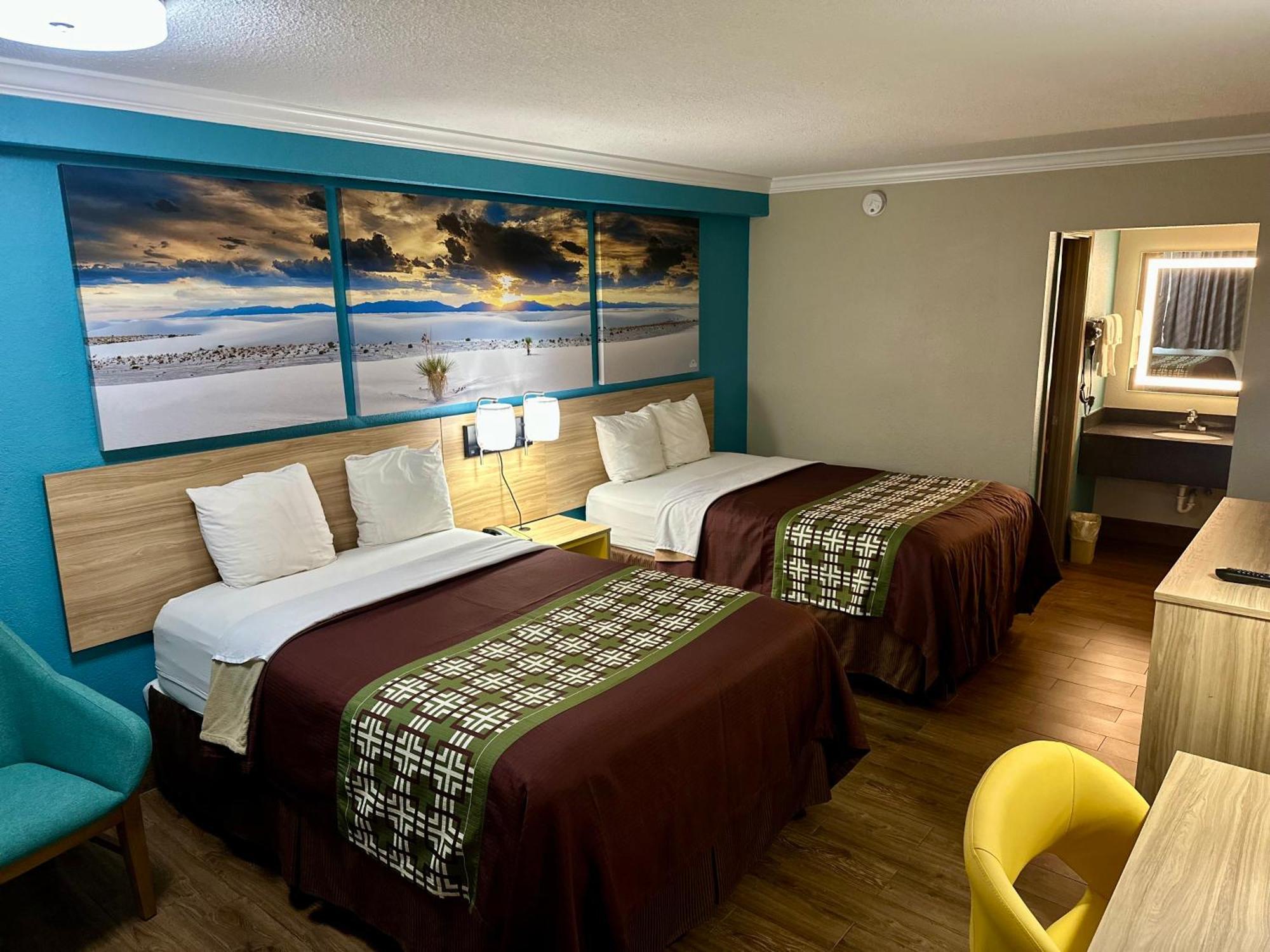 Days By Wyndham East Hotel 2*