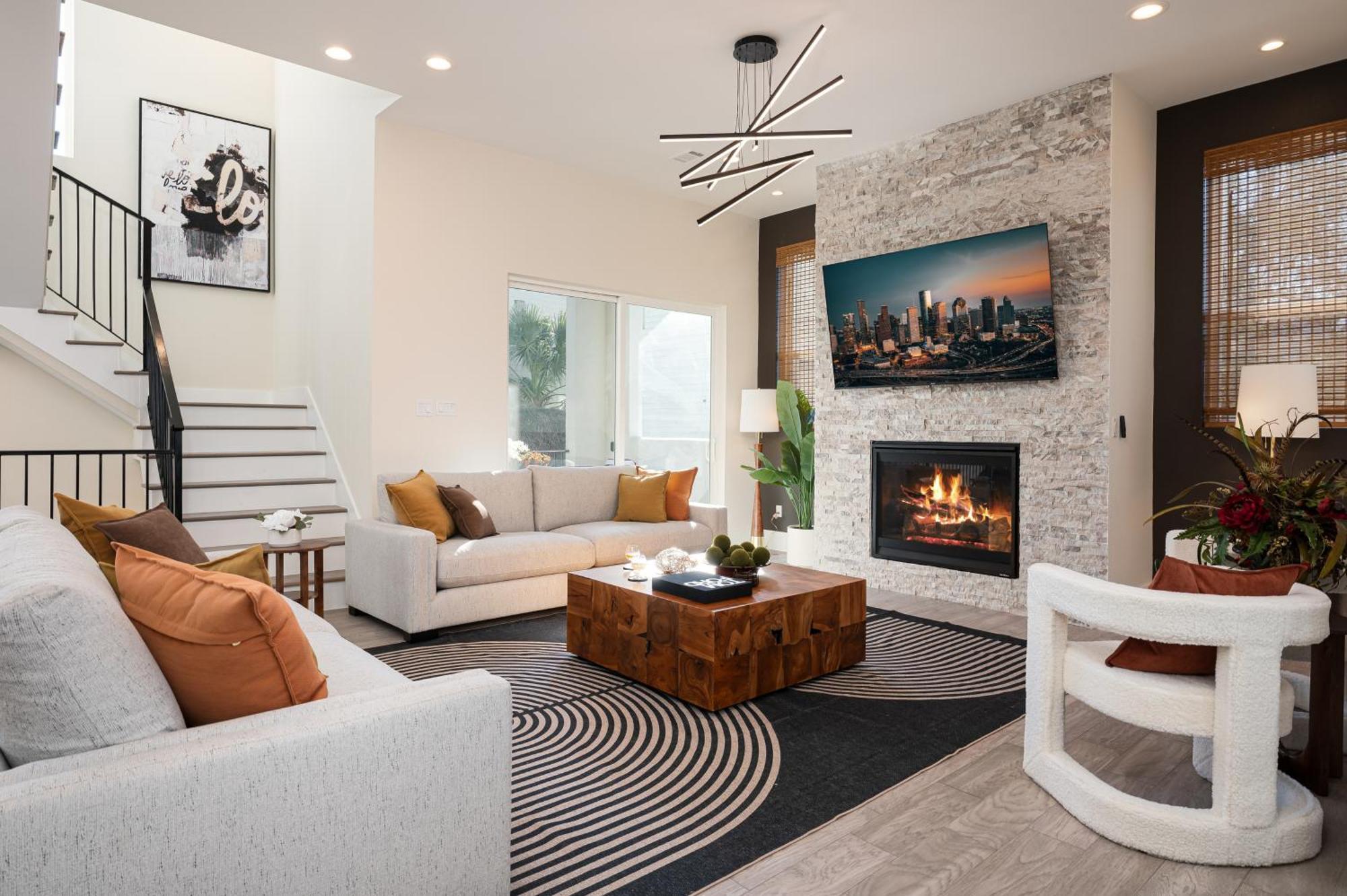 Luxurious Escape Spacious Layout Sleeps 10 With Bbq & Private Rooftop & Mini Gym - Mins To Downtown Holiday home