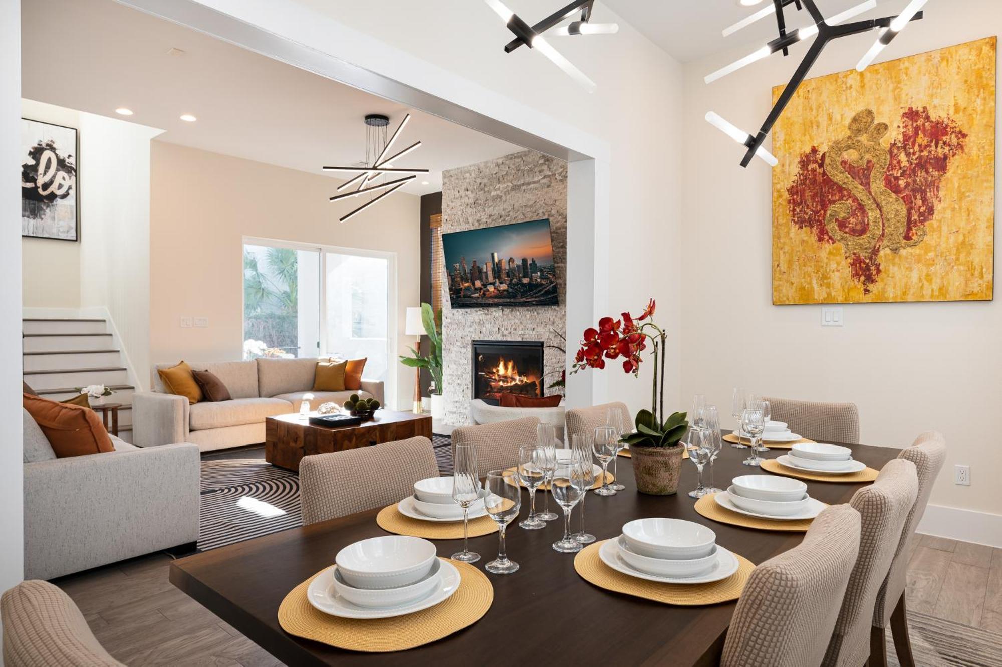 Luxurious Escape Spacious Layout Sleeps 10 With Bbq & Private Rooftop & Mini Gym - Mins To Downtown Houston