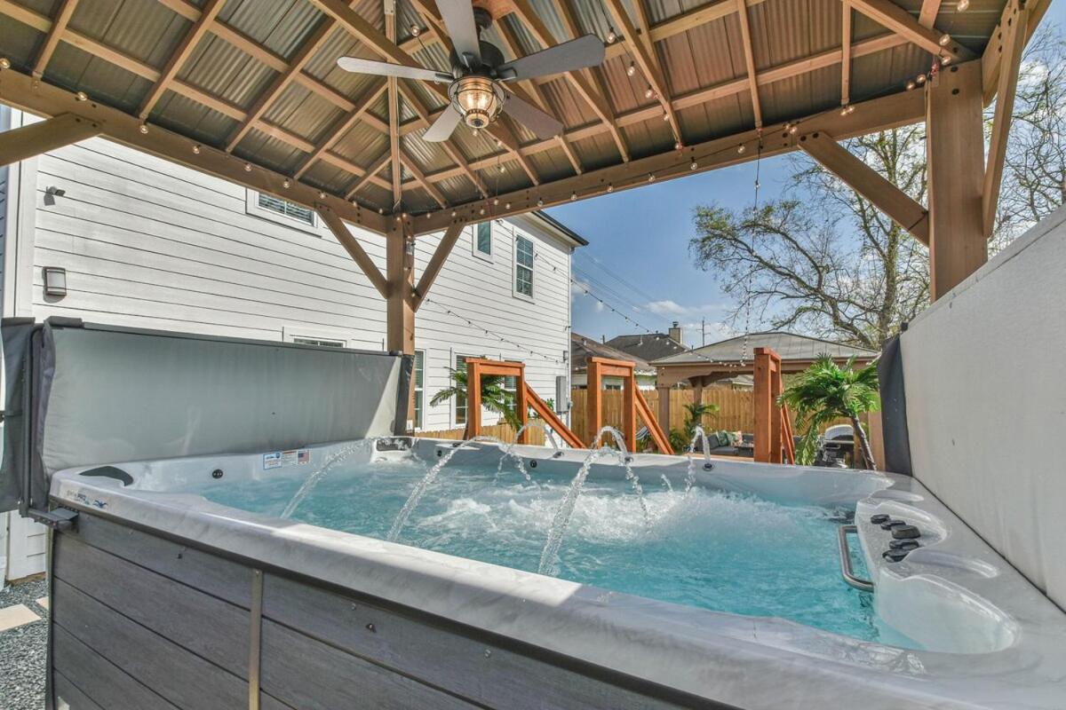Holiday home Inter-connected Duplex 8br Sleeps 22 Swim Houston
