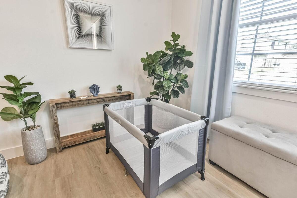 Inter-connected Duplex 8br Sleeps 22 Swim Holiday home *