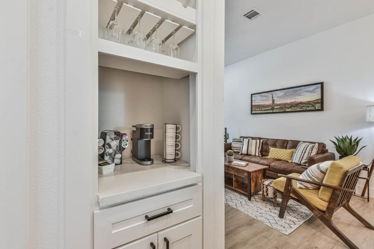 Inter-connected Duplex 8br Sleeps 22 Swim Holiday home Houston
