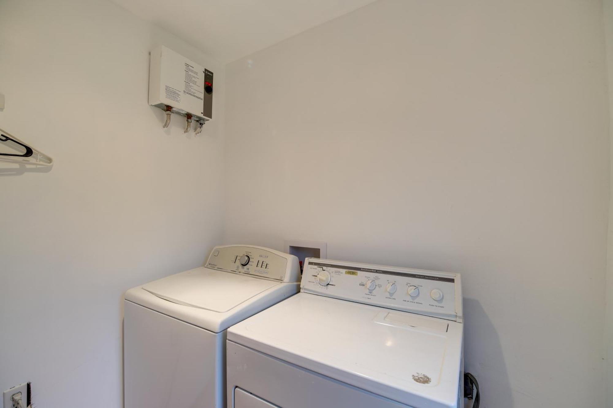 Holiday home Pet-friendly With Yard 3 Mi To Dtwn Houston!
