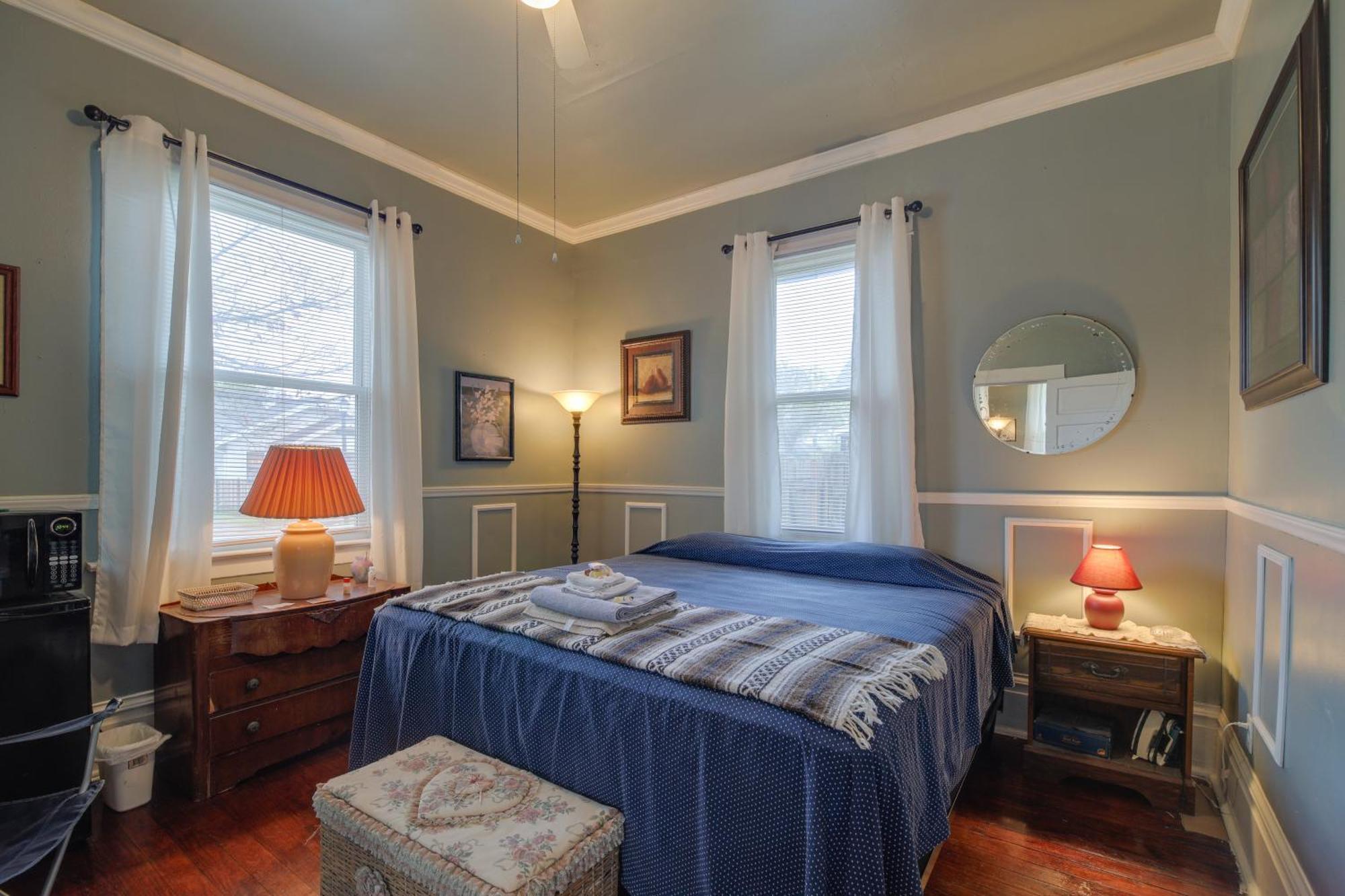 Pet-friendly With Yard 3 Mi To Dtwn Houston! *