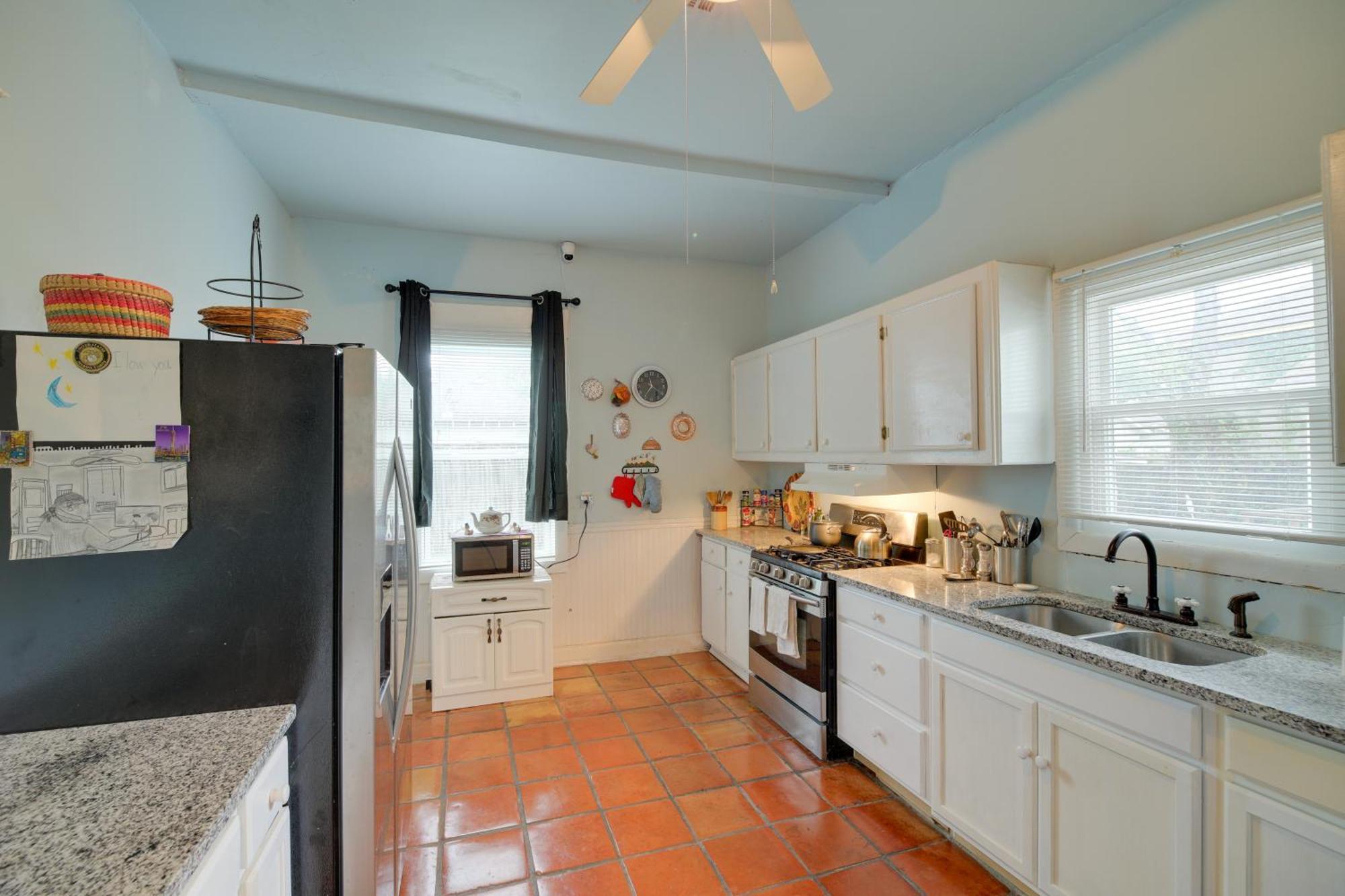 Pet-friendly With Yard 3 Mi To Dtwn Houston! Holiday home