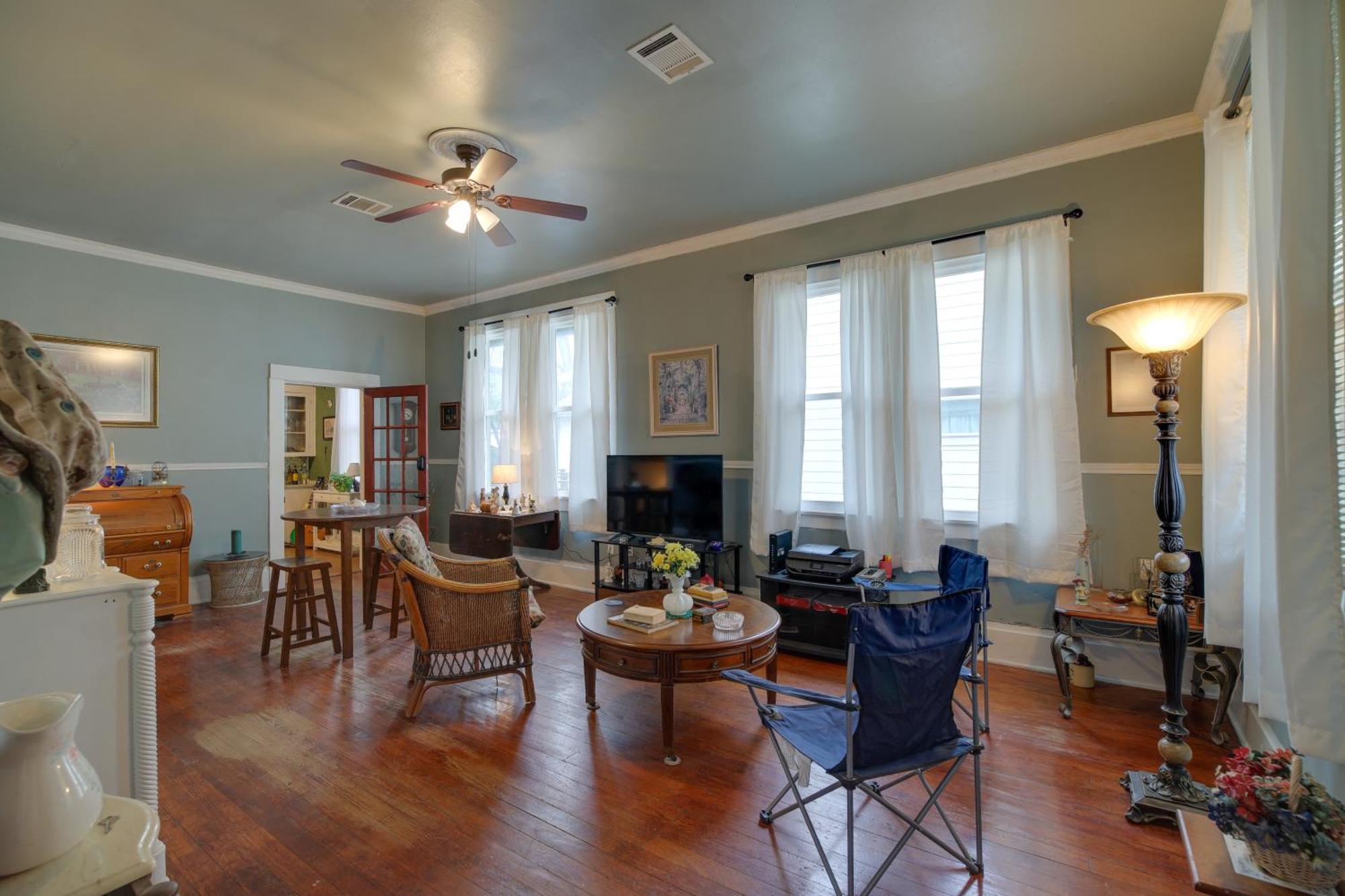 Pet-friendly With Yard 3 Mi To Dtwn Houston! Holiday home