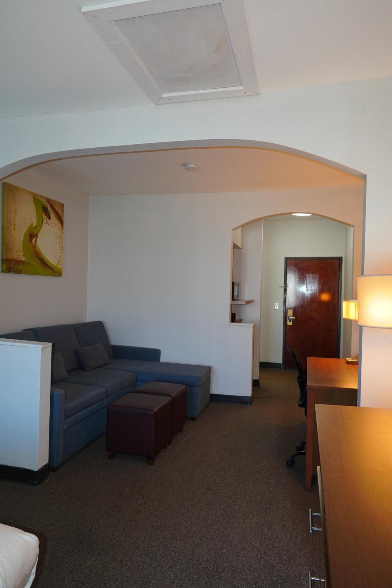 Comfort Bush Intercontinental Airport