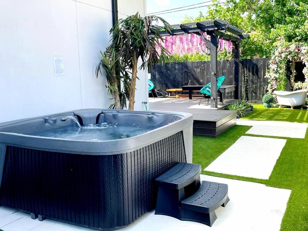 Houston's Downtown Bloom House - Spacious Floral Escape For Groups Houston