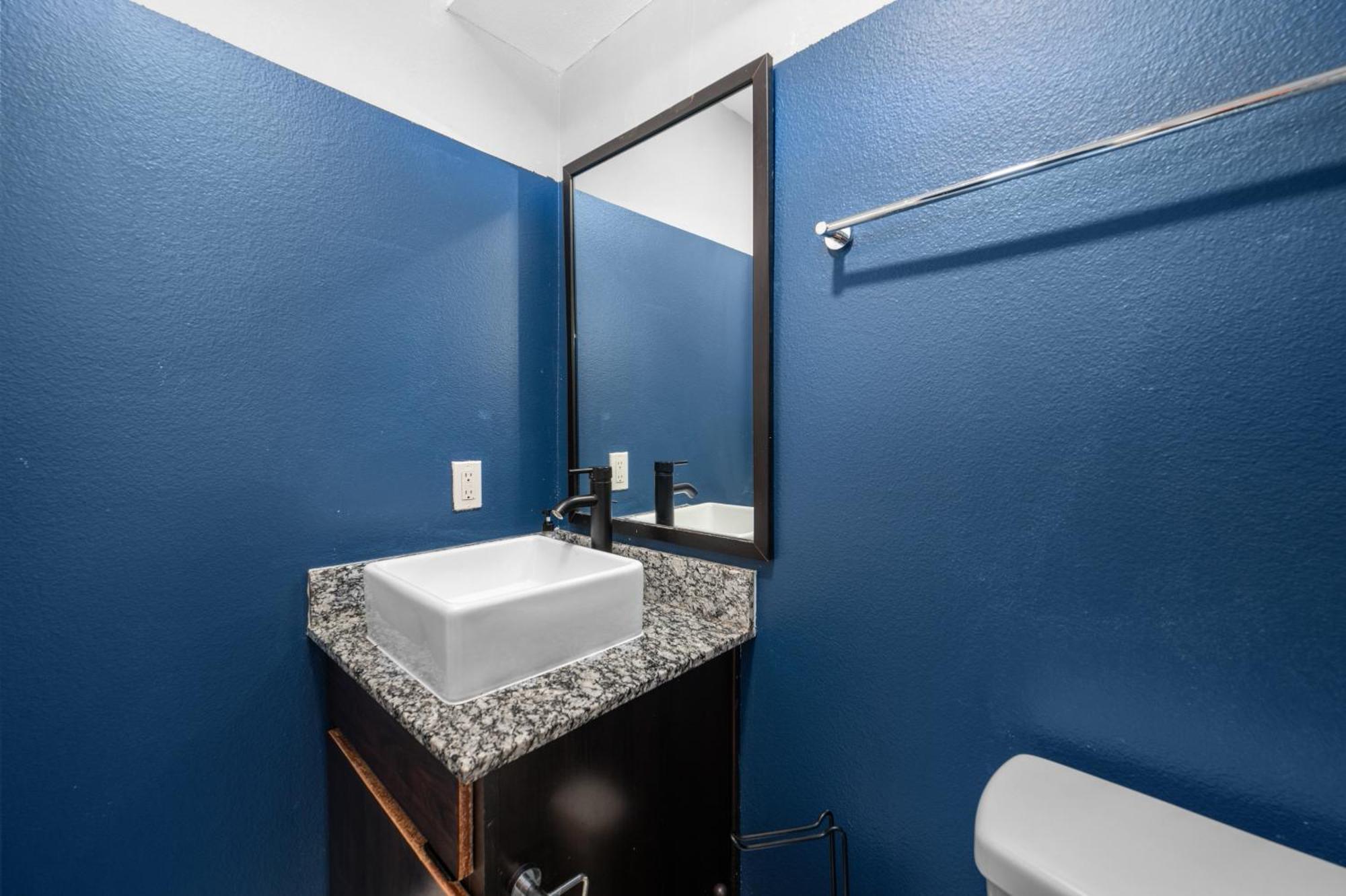 1-bedroom Near Houston's Attractions With Free Park Apartment