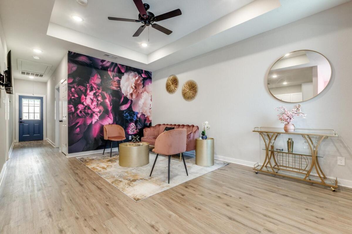 Glam Luxury Lifestyle Within Houston! Holiday home