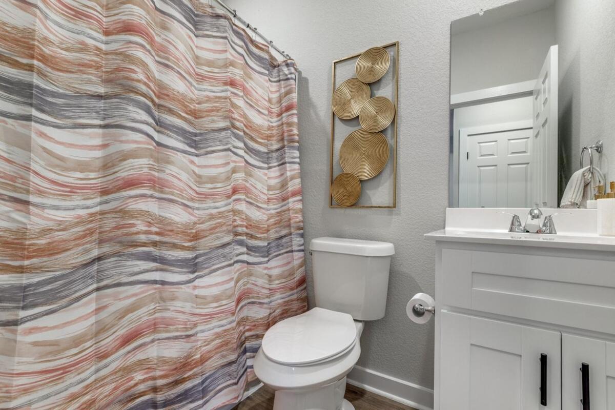 Glam Luxury Lifestyle Within Houston! Holiday home