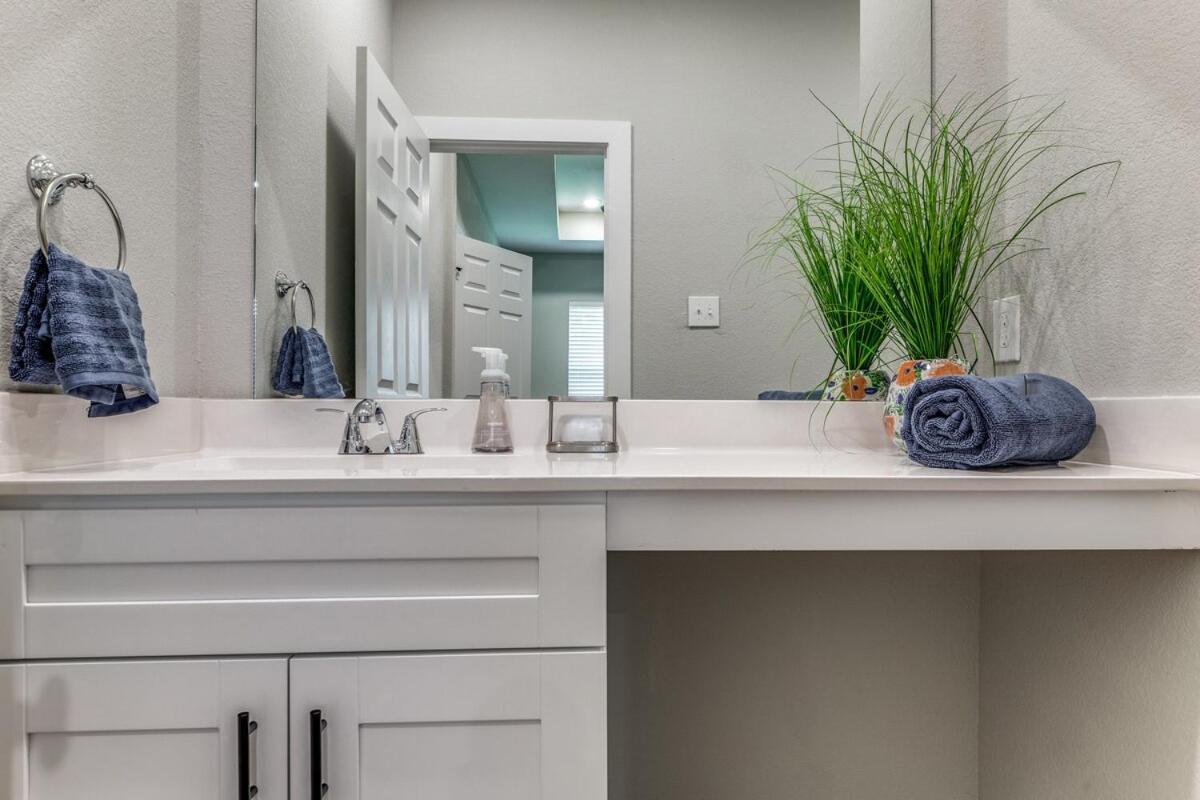 Holiday home Elegant Stylish In Gated Neighborhood! *