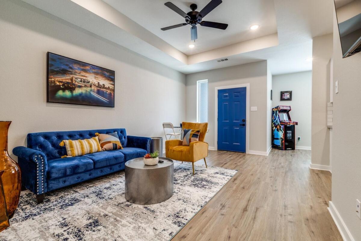 Elegant Stylish In Gated Neighborhood! Holiday home Houston