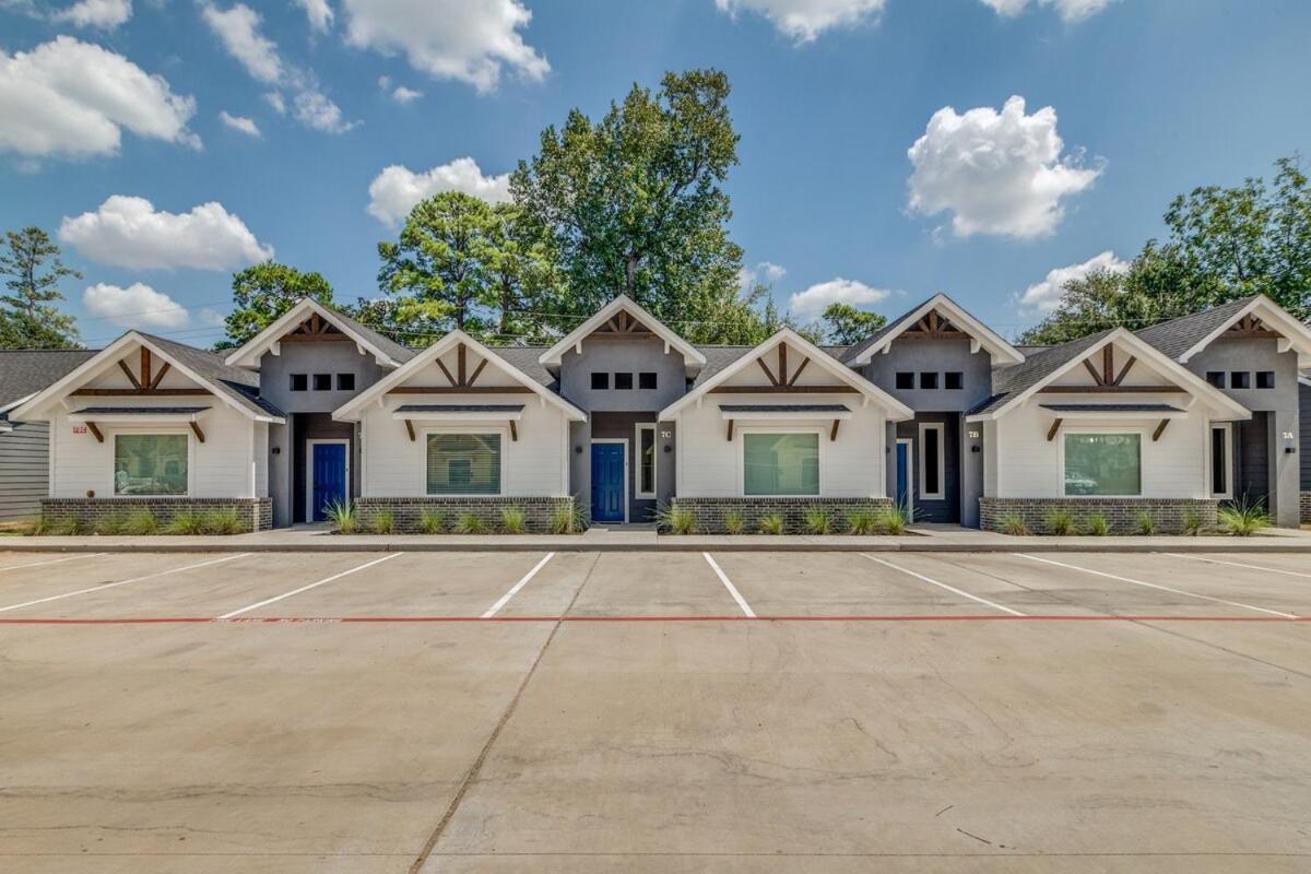 Holiday home Elegant Stylish In Gated Neighborhood! *
