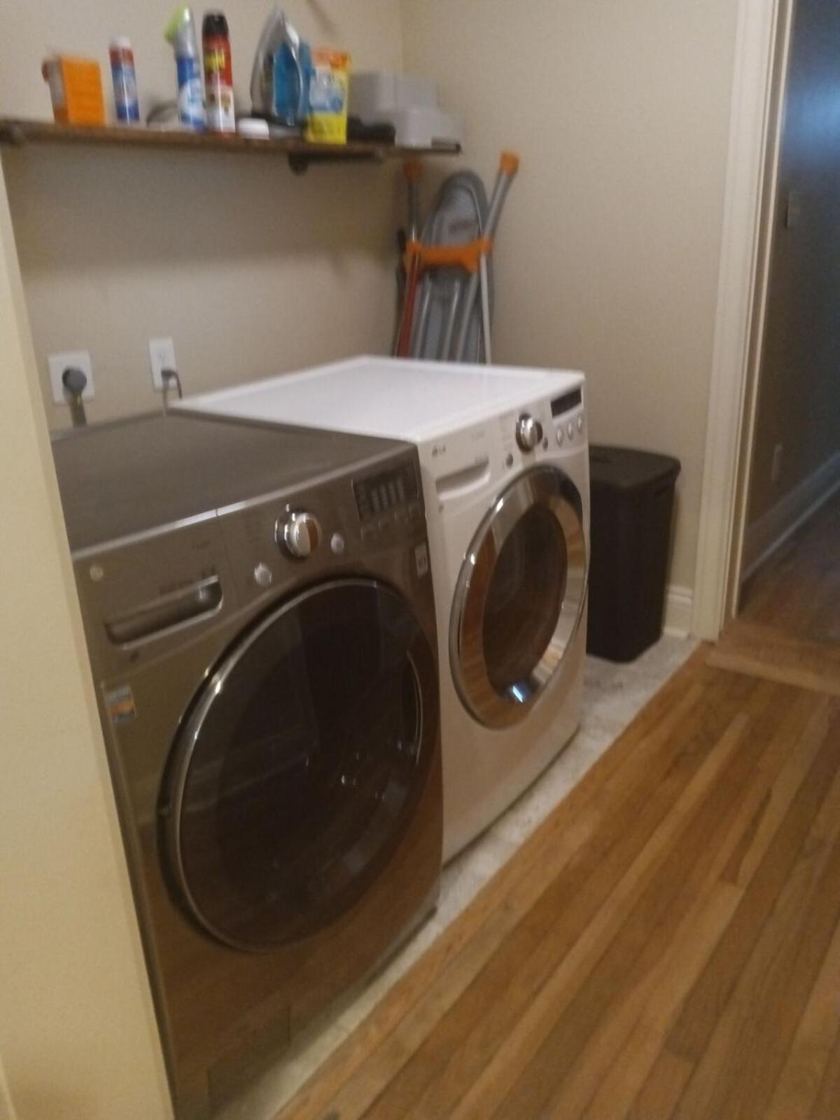 3bd 2bath Spacious Downstairs Duplex *