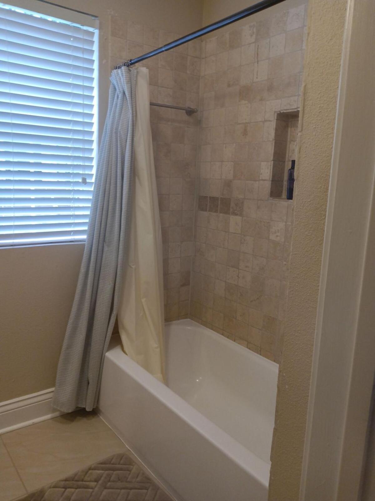3bd 2bath Spacious Downstairs Duplex Houston