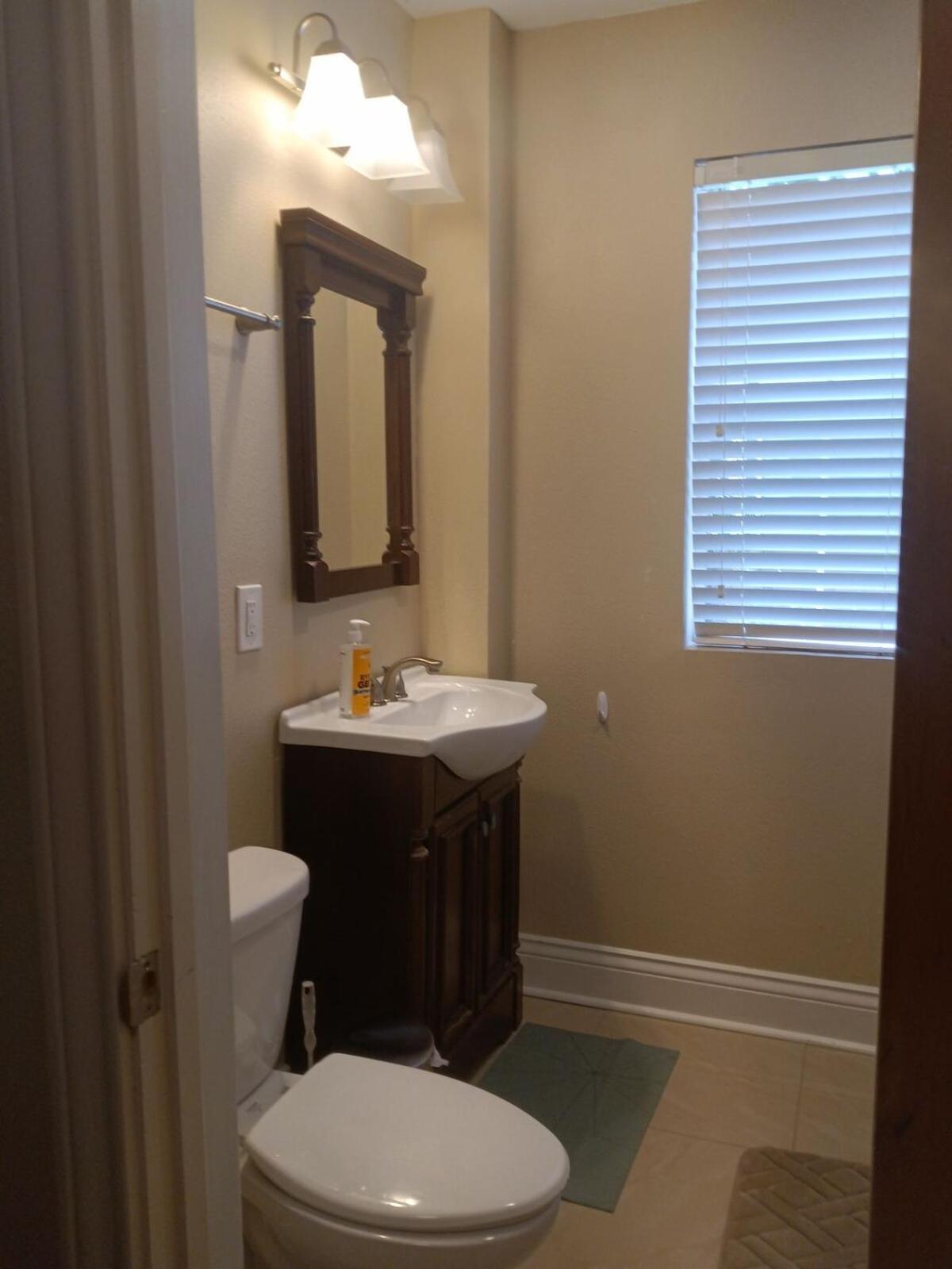3bd 2bath Spacious Downstairs Duplex Apartment