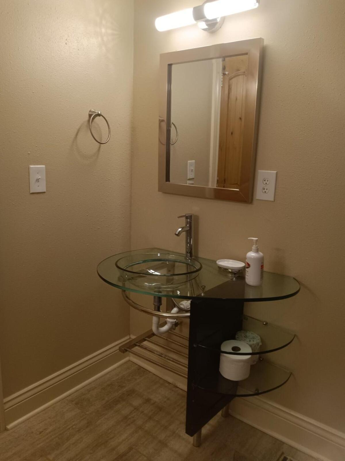 Apartment 3bd 2bath Spacious Downstairs Duplex *
