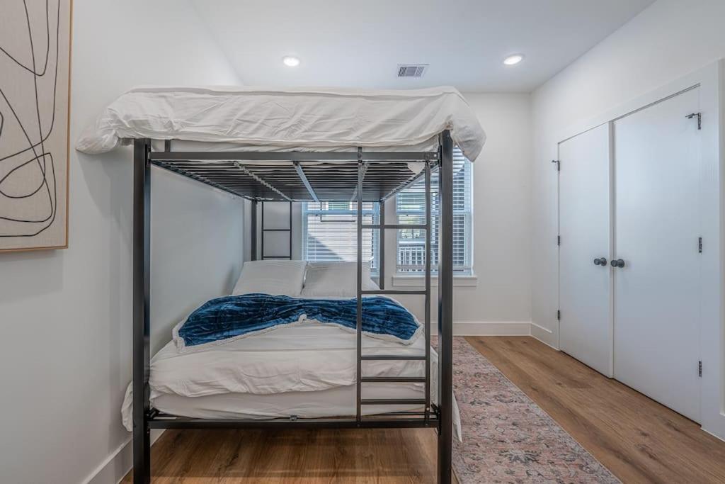 Boho Mod-pad East Downtown Apartment *