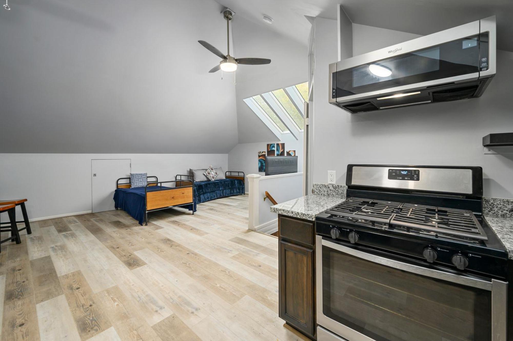 Cozy & Spacious Montrose Retreat With 3br Near Attractions *