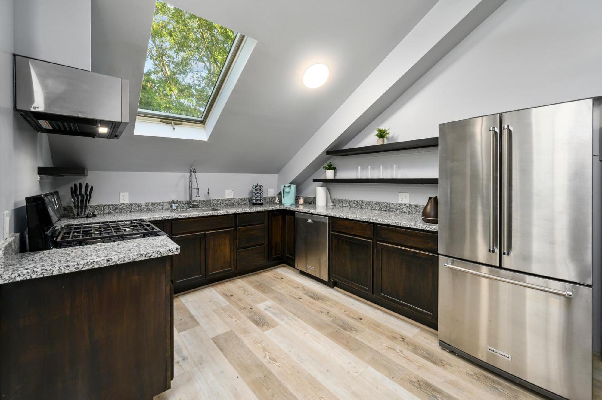 Apartment Cozy & Spacious Montrose Retreat With 3br Near Attractions