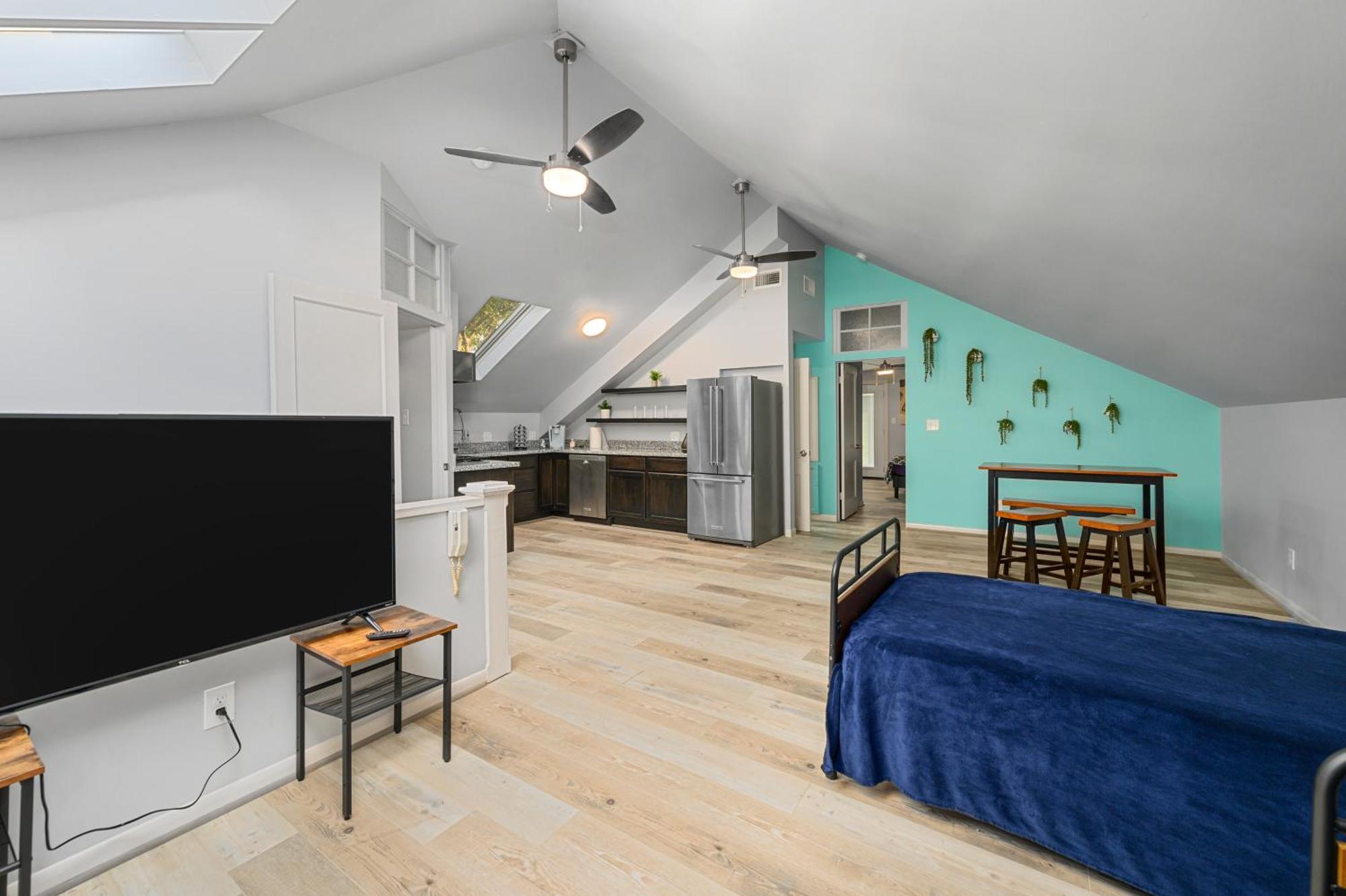 Cozy & Spacious Montrose Retreat With 3br Near Attractions *