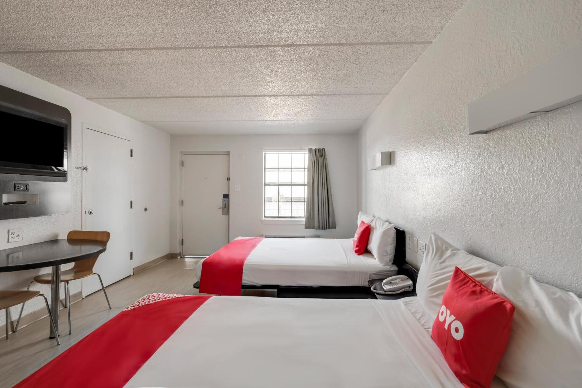 Oyo Katy Freeway Hotel