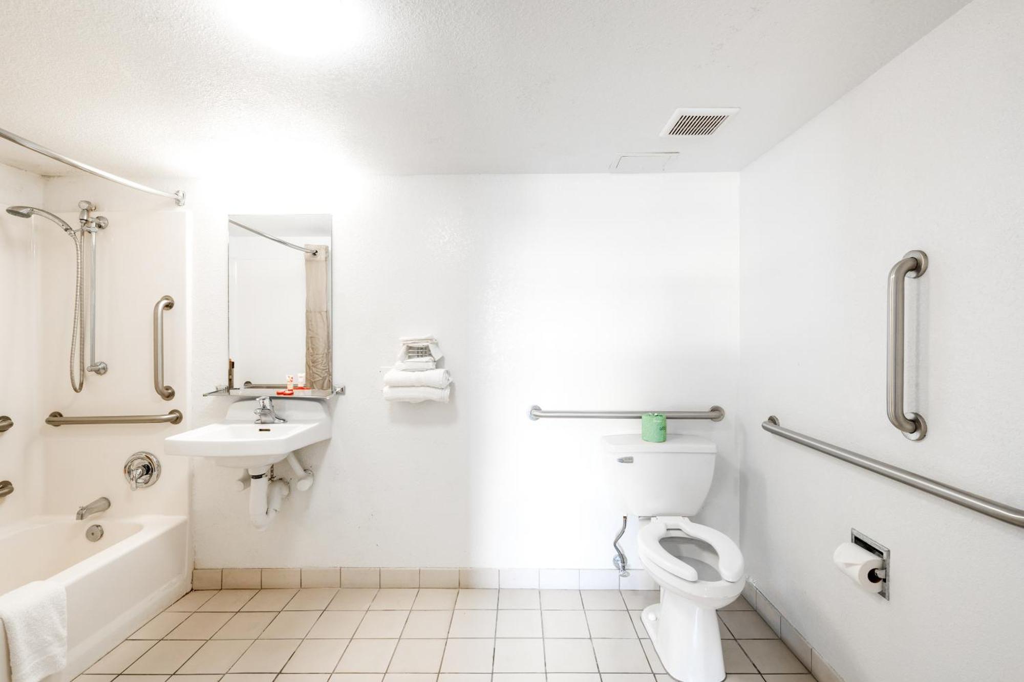 Hotel Oyo Katy Freeway