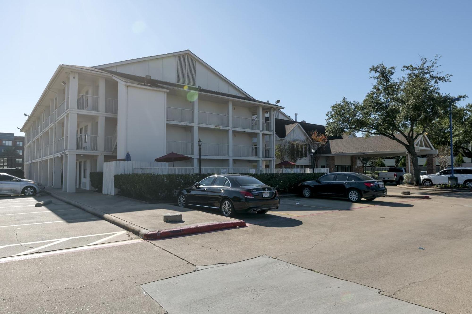 Hotel Oyo Katy Freeway