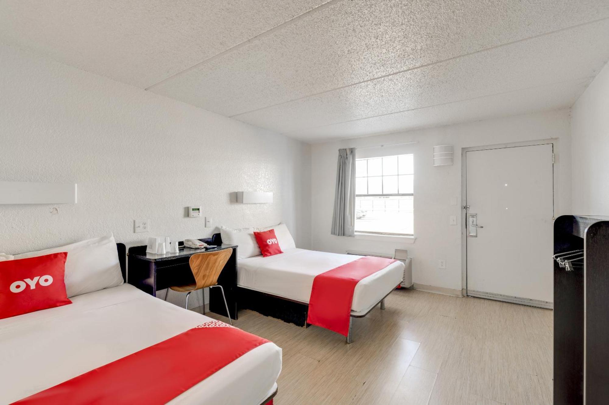 Hotel Oyo Katy Freeway