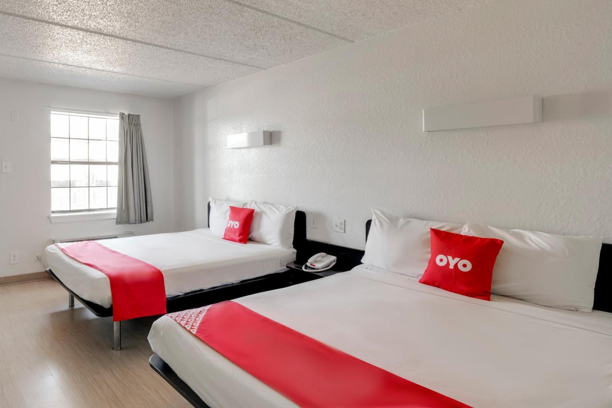Oyo Katy Freeway Hotel 2*