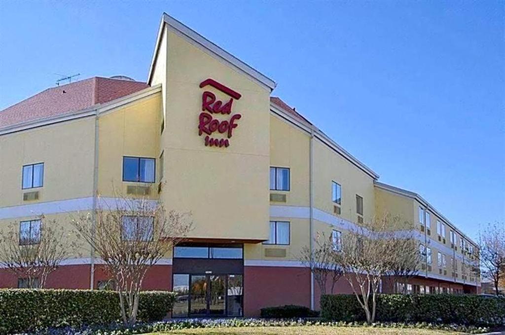 Red Roof - Westchase