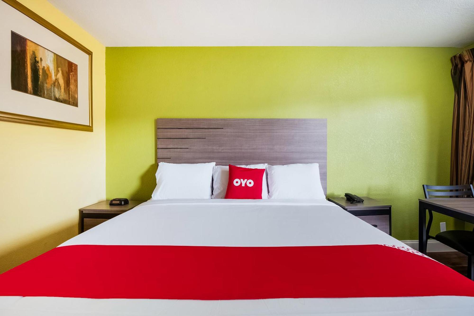 Hotel Oyo N Fm-1960 Champions Tx