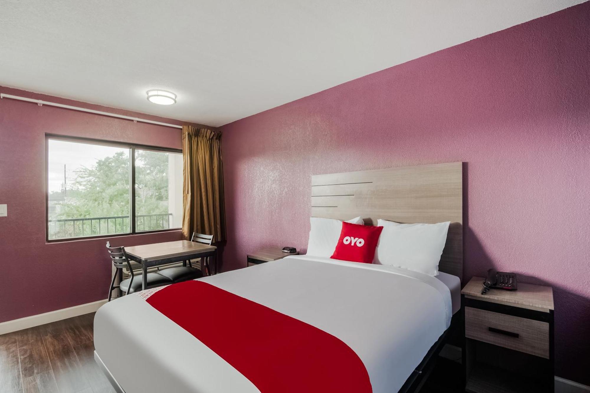 Hotel Oyo N Fm-1960 Champions Tx 2*
